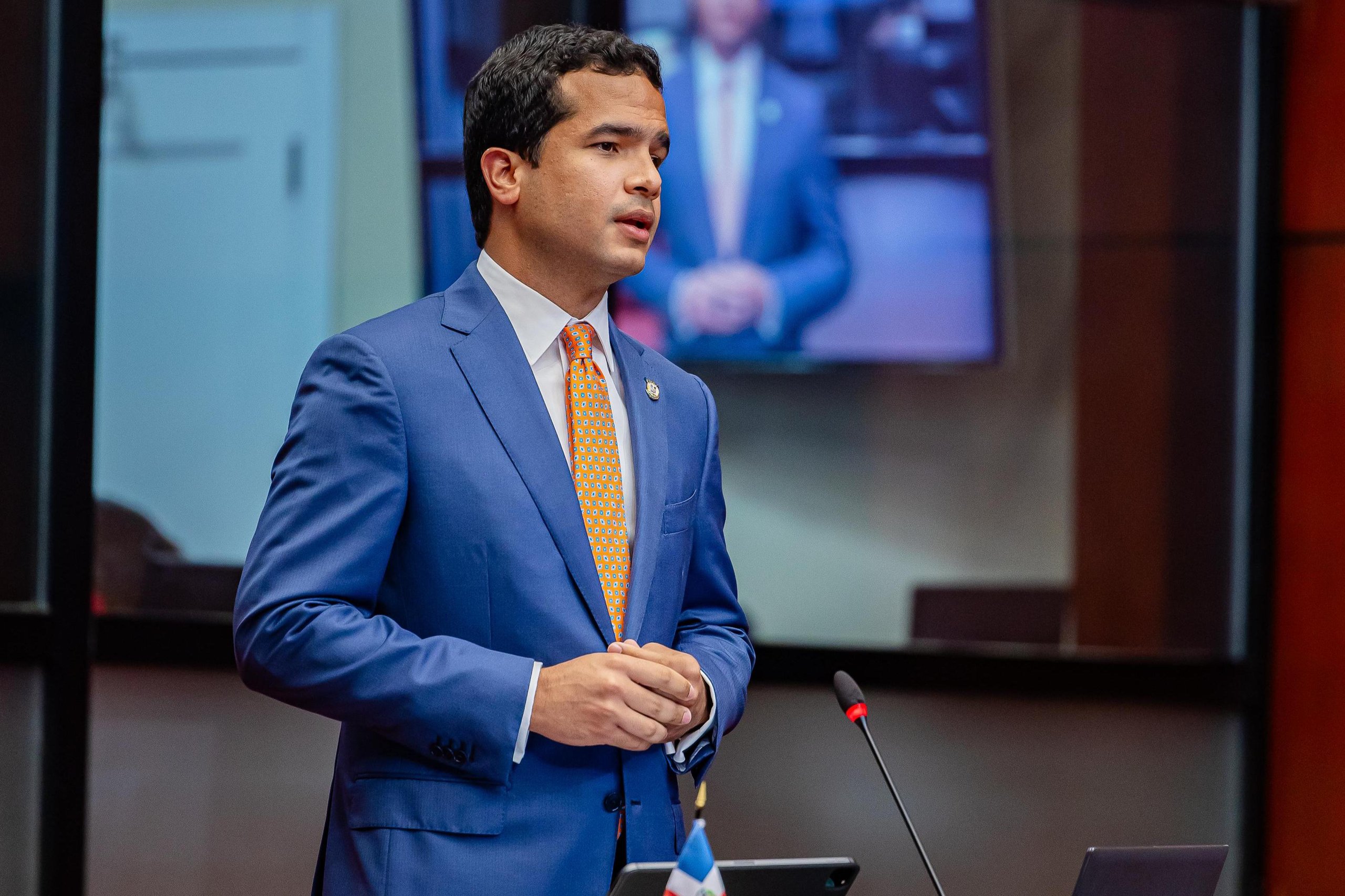 omar-reintroduce-proyecto-que-eliminaria-pago-de-anticipos-a-microempresarios