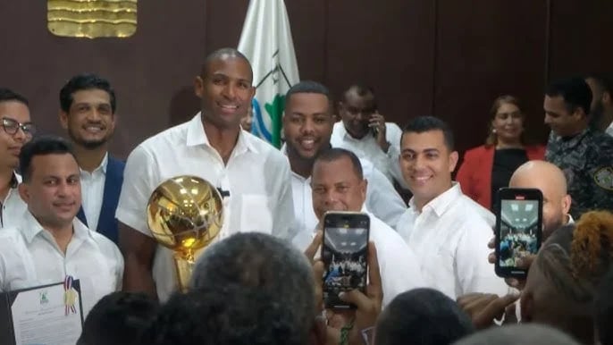al-horford-recibe-reconocimiento-especial-de-alcaldia-de-puerto-plata