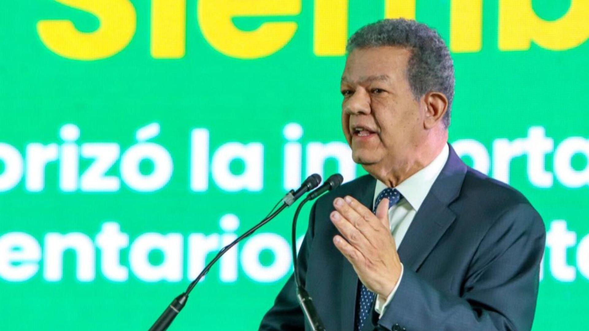 luego-de-varias-semanas-leonel-regresa-con-su-encuentro-con-la-prensa-en-medio-de-tensiones