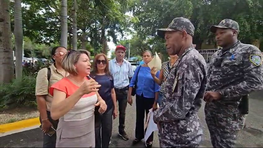 comunitarios-de-engombe-rechazan-construccion-de-naves-industriales-en-la-zona
