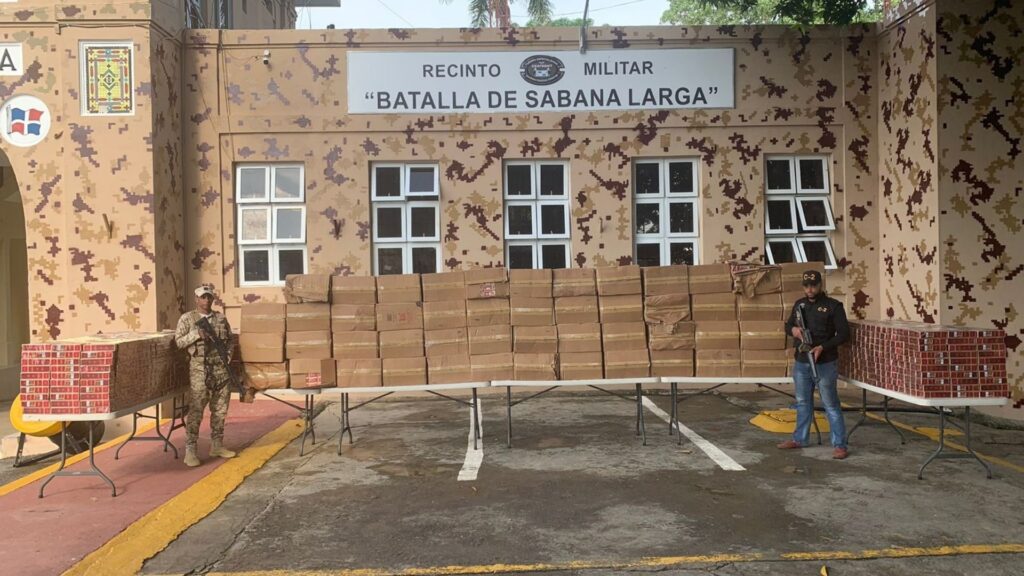 cesfront-y-armada-decomisan-810,000-unidades-de-cigarrillos-en-cayo-muerto