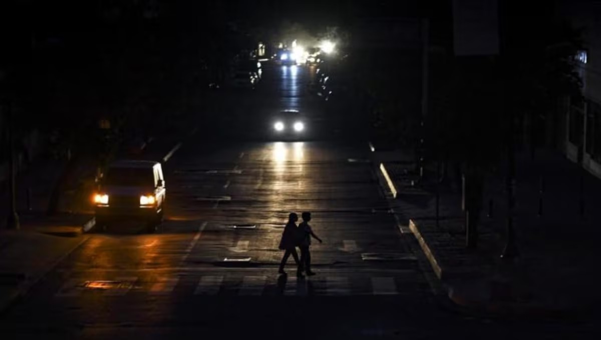 ecuador-tendra-toque-de-queda-a-nivel-nacional-durante-apagon-de-ocho-horas-el-miercoles