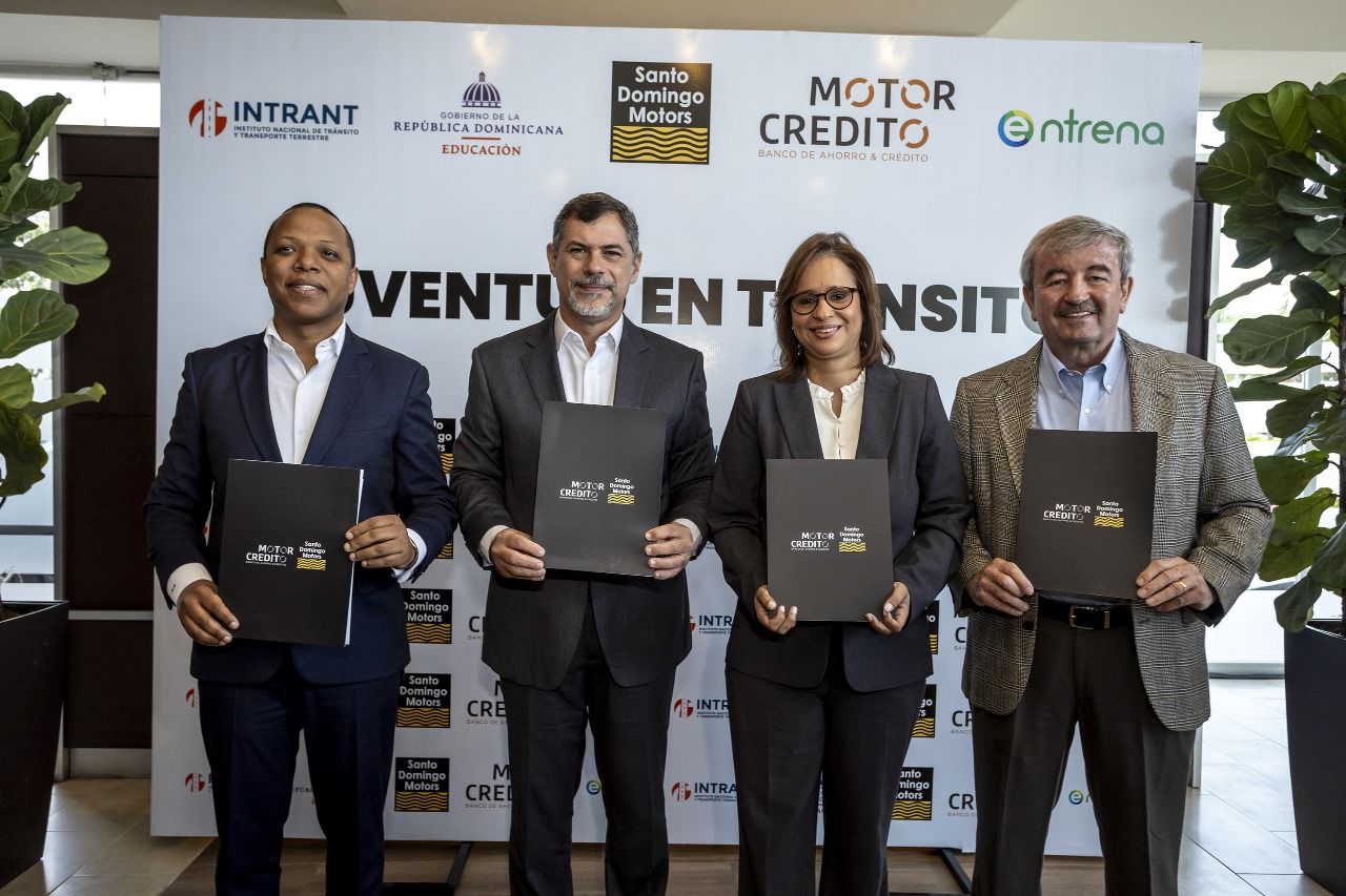 santo-domingo-motors-y-motor-credito-impulsaran-la-seguridad-vial-en-escuelas-y-comunidades