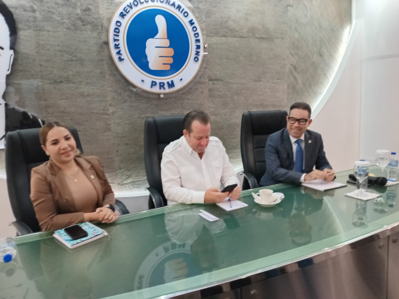 paliza-y-bloque-de-diputados-del-prm-se-reunen-para-tratar-tema-de-reduccion-de-diputados