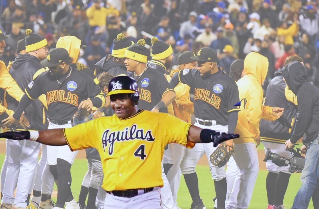 equipo-de-las-aguilas-cibaenas-anuncia-regreso-de-miguel-tejada-como-coach