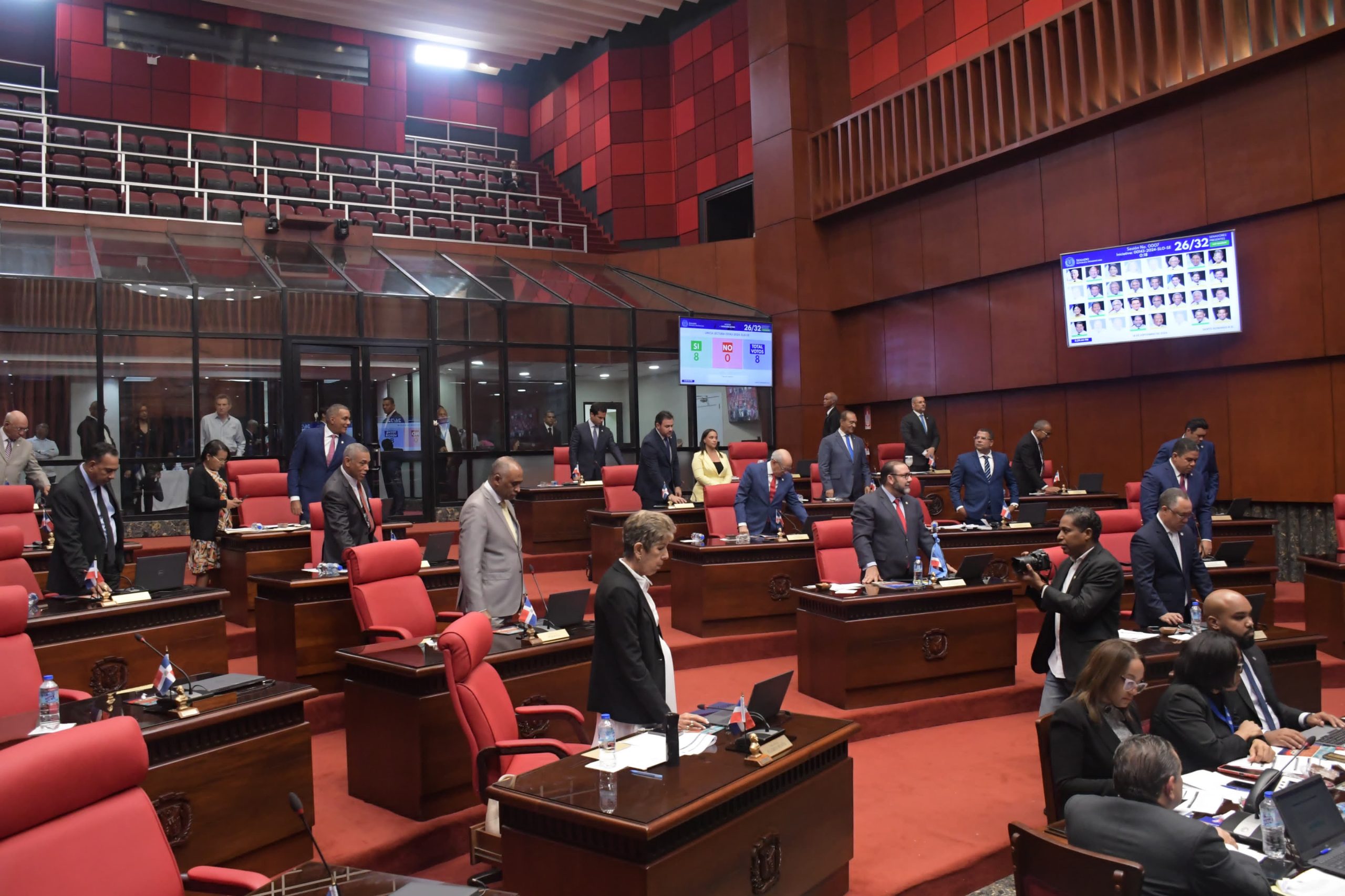 senadores-aprueban-de-pie-resolucion-para-reconocer-triunfo-de-edmundo-gonzalez-en-venezuela