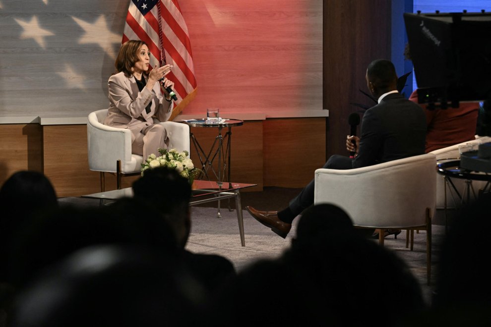 critican-a-kamala-por-irse-deprisa-de-confusa-entrevista-donde-dio-repuestas-sin-sustancia