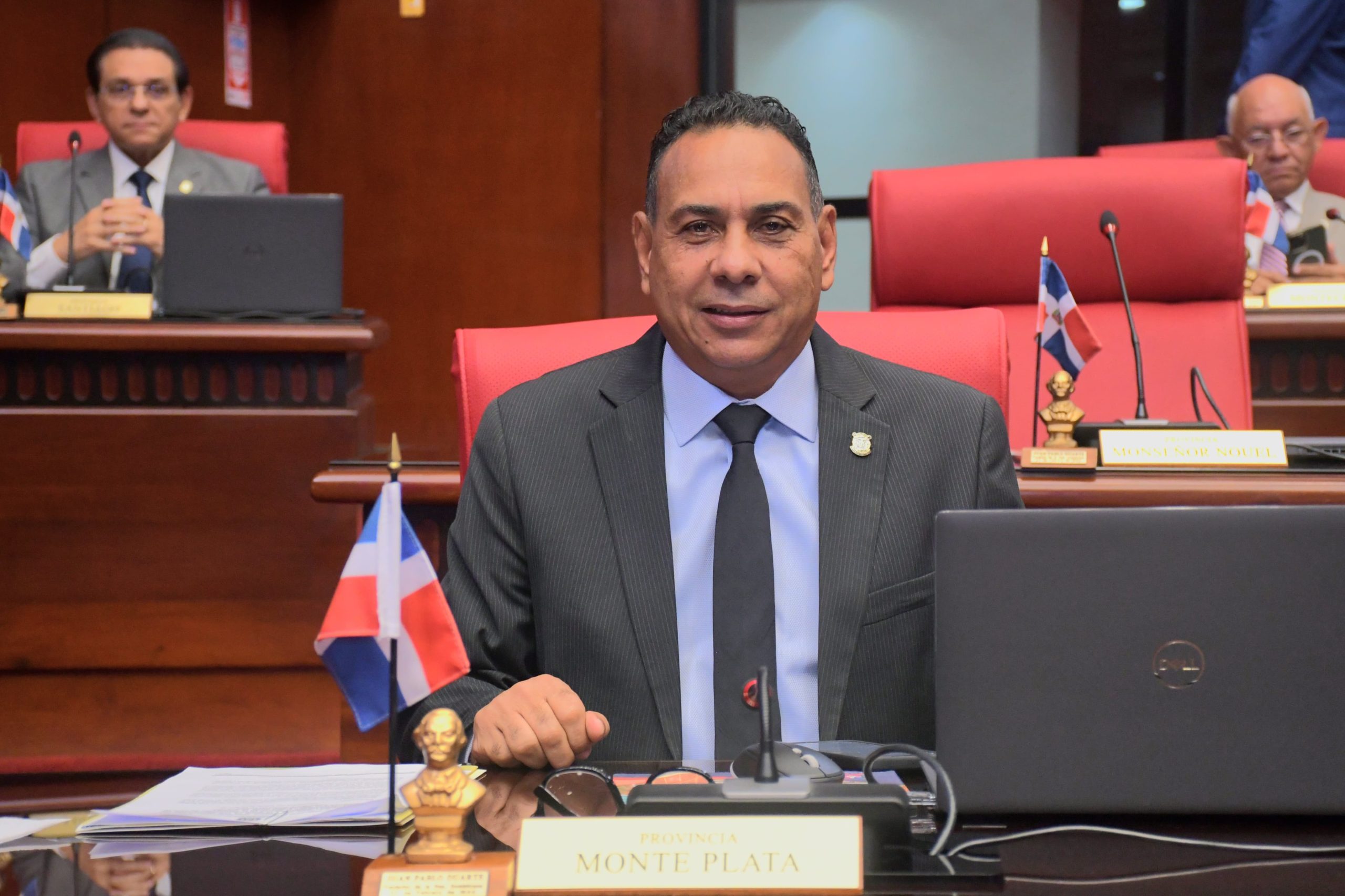 senador-pedro-tineo-respalda-la-creacion-de-un-caid-en-azua-de-compostela