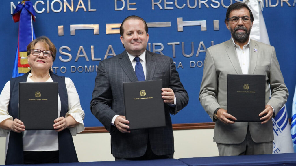 minpre,-indomet-e-indrhi-firman-convenio-para-desarrollar-sistema-de-gestion-de-datos-hidrologicos