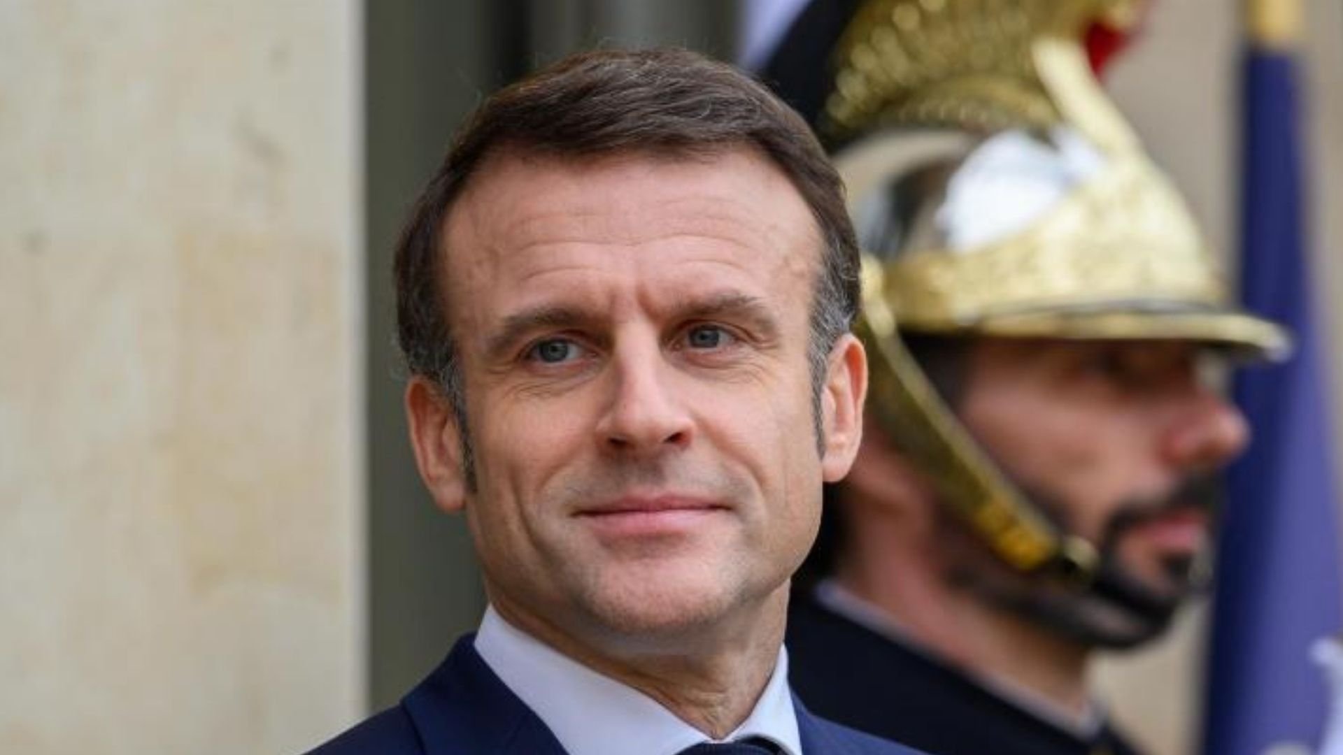 macron-nombra-un-gobierno-orientado-a-la-derecha-dos-meses-despues-de-elecciones
