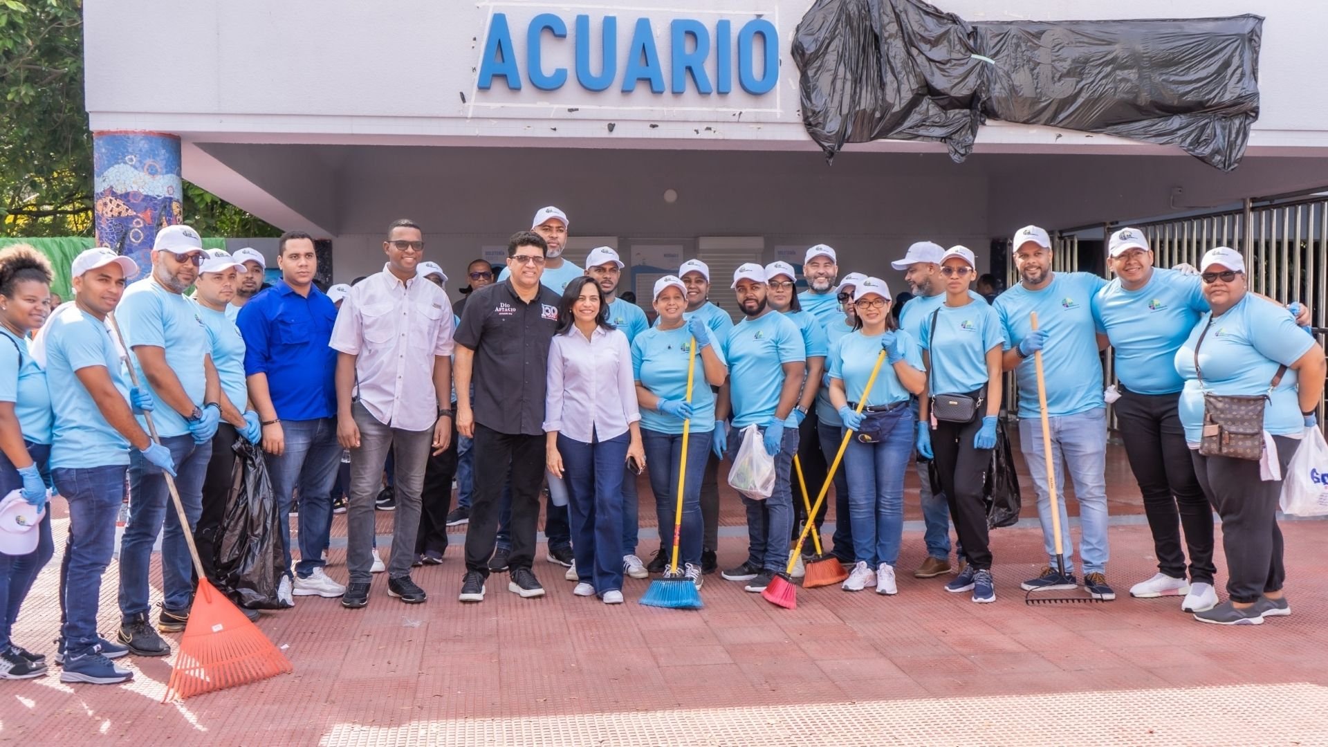realizan-jornada-de-limpieza-de-costas-en-dia-mundial-de-limpieza-de-playas