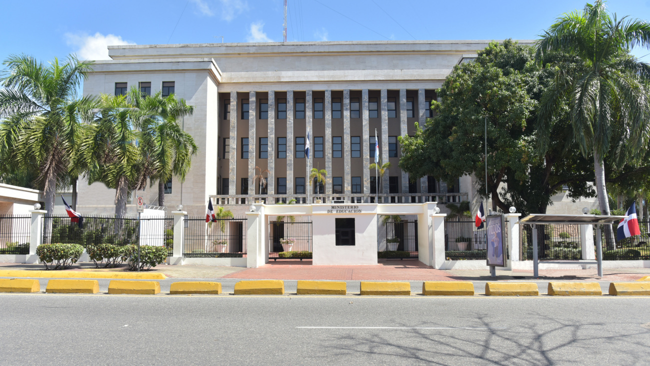 minerd-inicia-proceso-de-reforma-y-modernizacion-para-ser-mas-eficiente