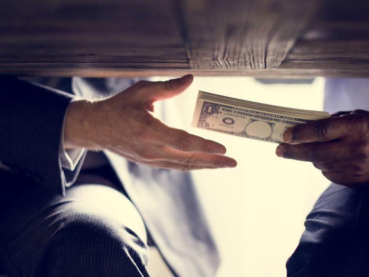 sancionan-a-dos-empresas-por-coludir-en-procesos-de-compra-y-contratacion-publica