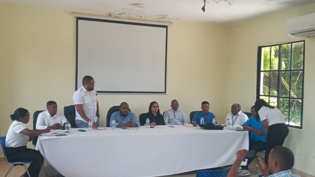 concejo-de-regidores-destituye-contralor-de-la-alcaldia-de-neiba