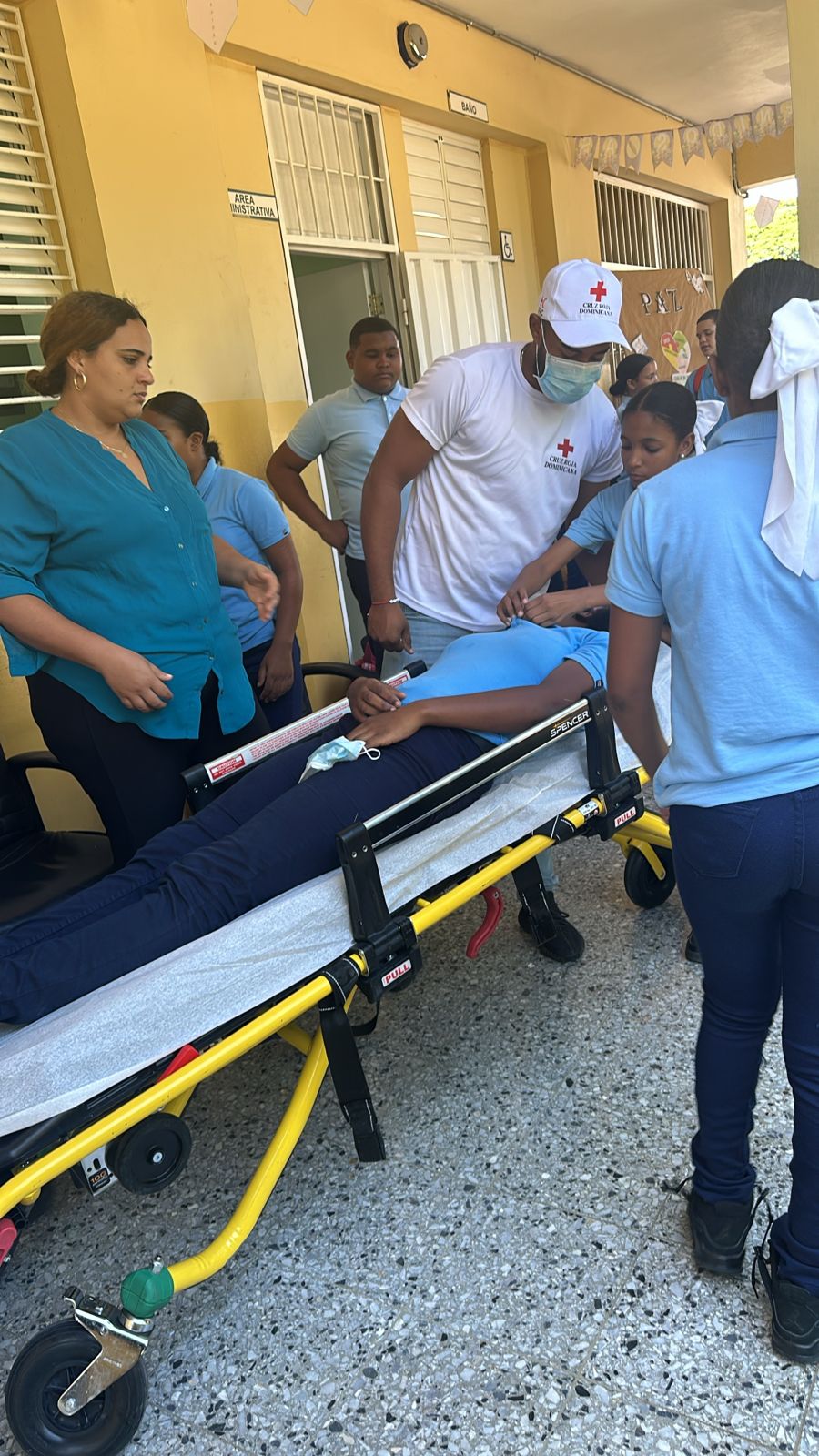 varios-estudiantes-intoxicados-en-escuela-de-sfm;-lo-atribuyen-a-fertilizantes
