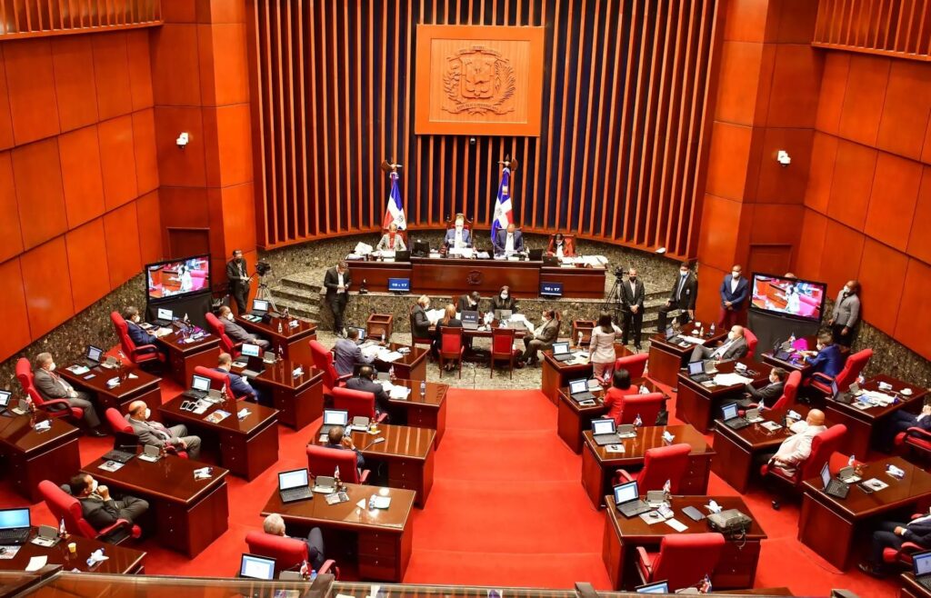 senadores-del-prm-respaldan-sanciones-contra-quienes-no-presenten-declaracion-jurada