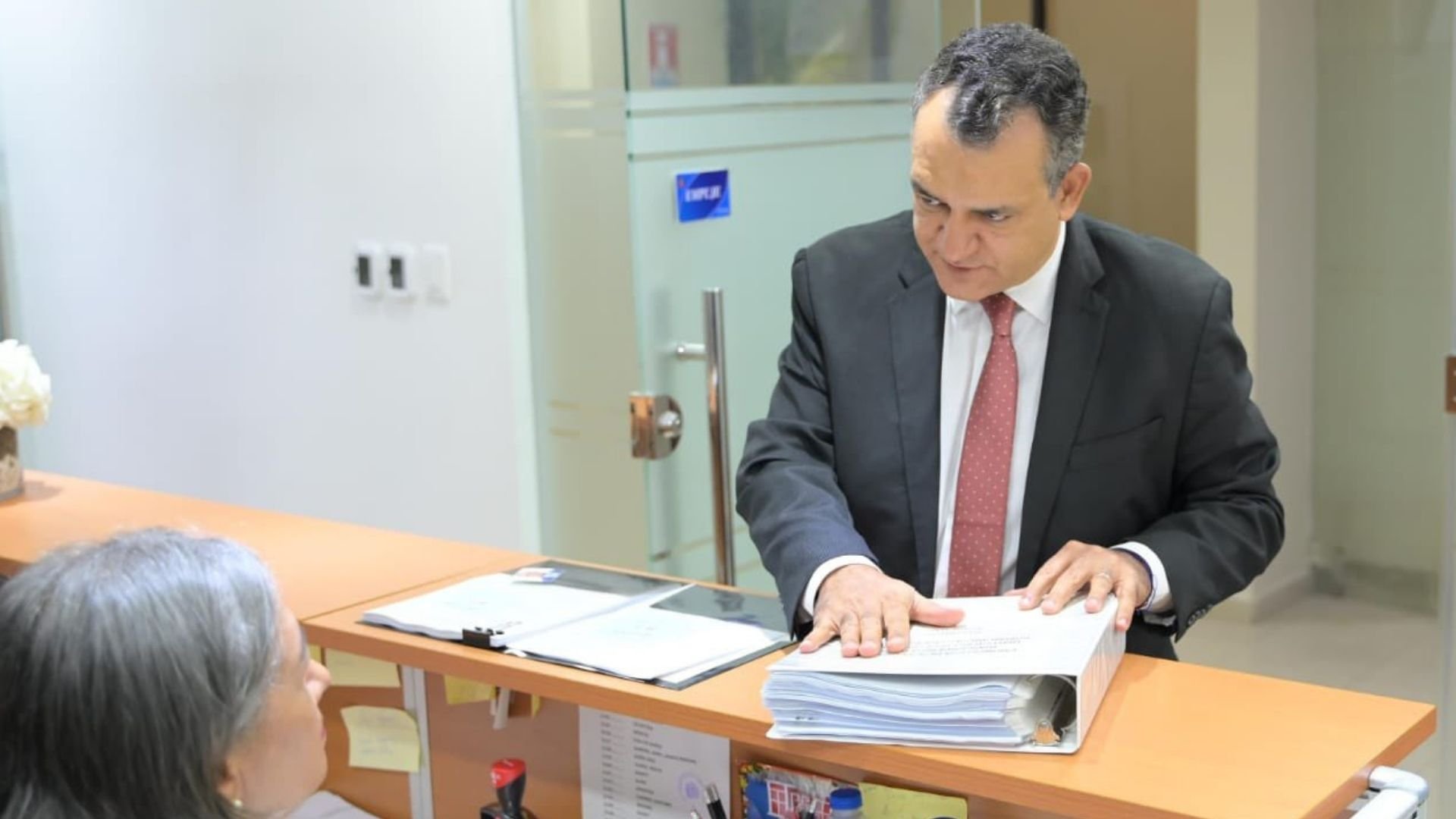 roman-jaquez-presenta-postulacion-para-4-anos-mas-en-la-jce