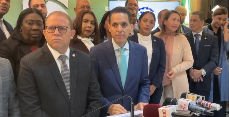 diputados-de-la-fuerza-del-pueblo-externan-preocupacion-por-largas-tandas-de-apagones