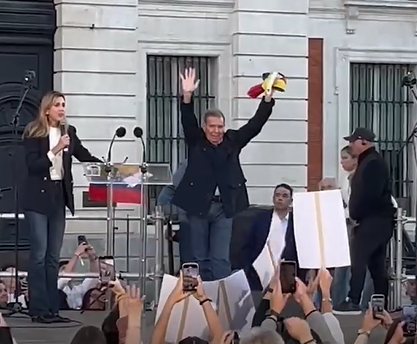 edmundo-gonzalez-llega-a-la-protesta-convocada-en-madrid,-espana