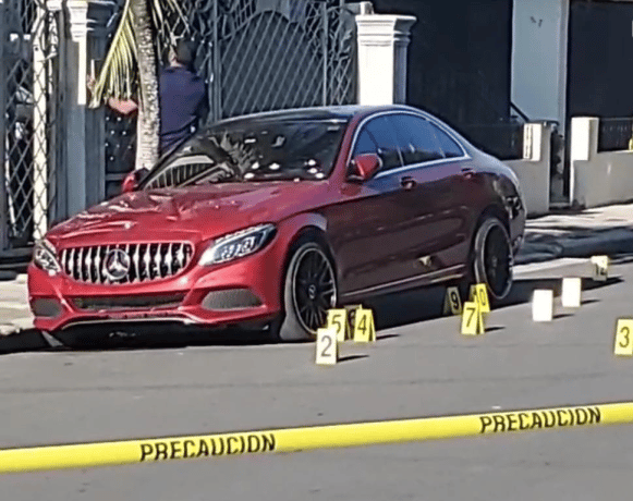 hallan-vehiculo-con-al-menos-12-impactos-de-bala-en-la-vega