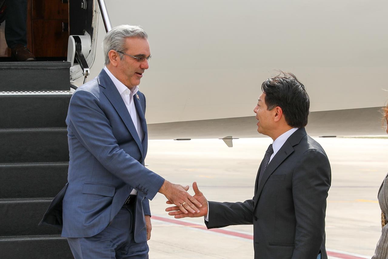 presidente-luis-abinader-llega-a-ciudad-de-mexico