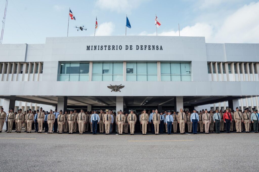 ministerio-de-defensa-rescinde-el-contrato-con-empresa-de-jochy-gomez