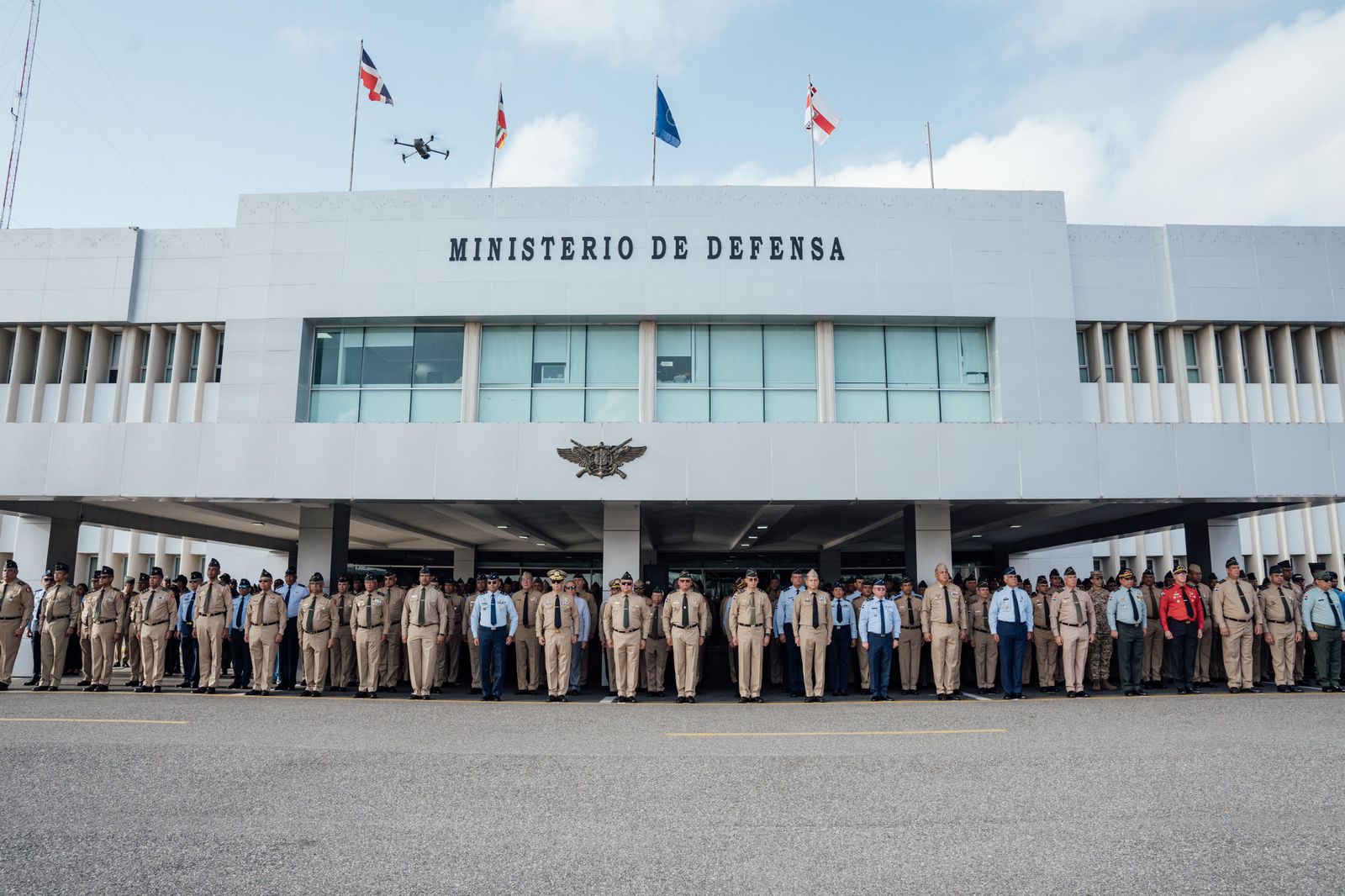 ministerio-de-defensa-rescinde-el-contrato-con-empresa-de-jochy-gomez