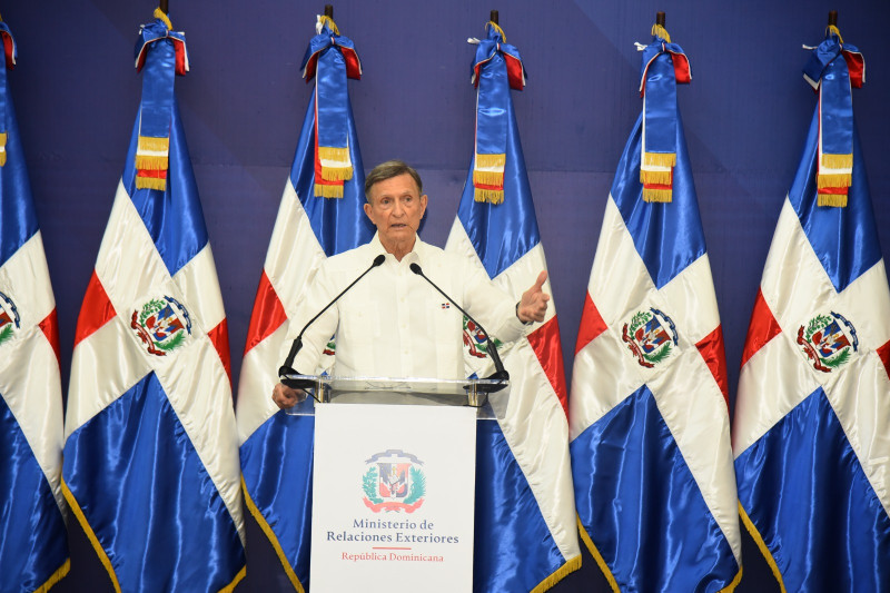 roberto-alvarez-critica-difusion-de-informaciones-falsas-sobre-sobre-emision-de-visas-a-haitianos