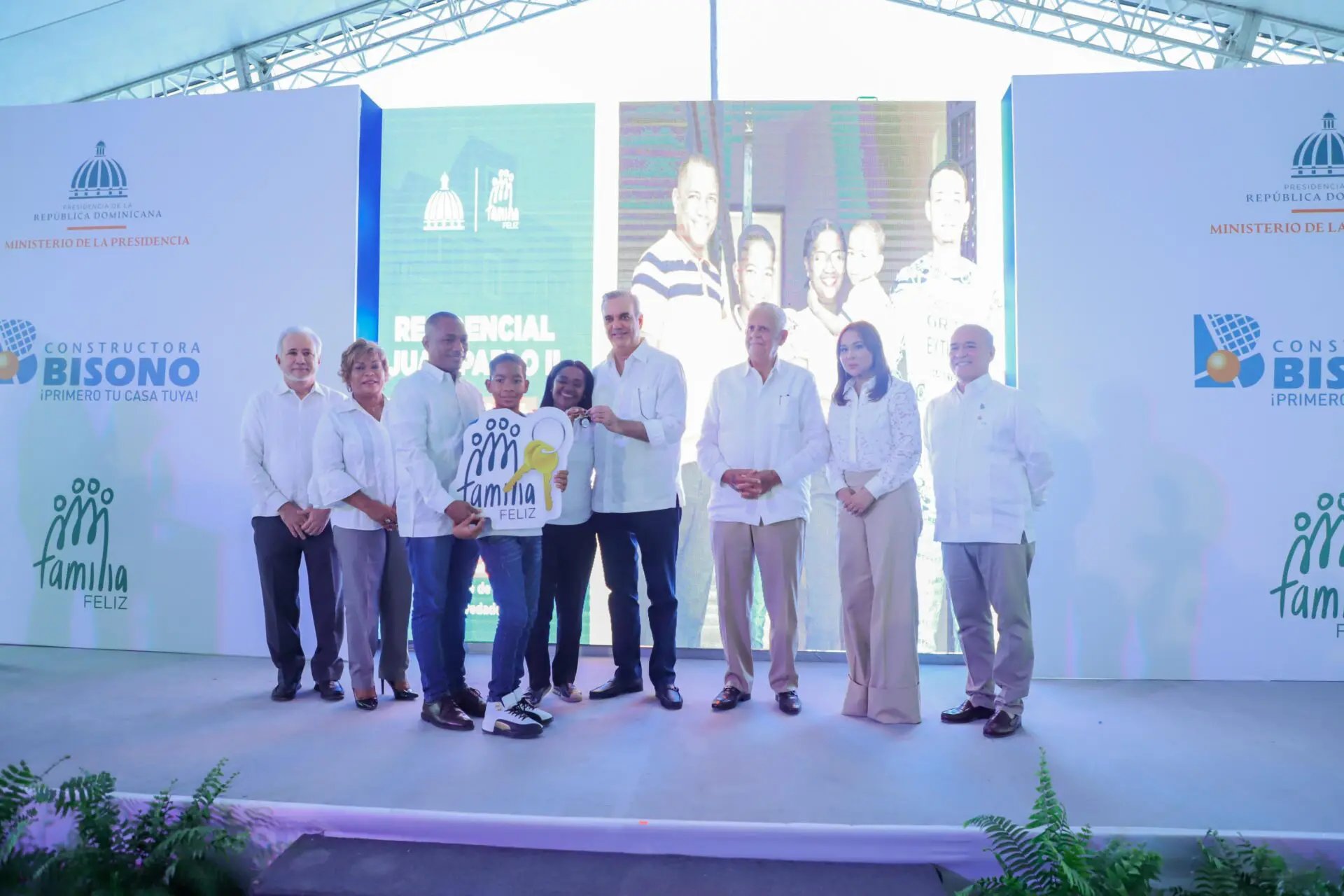 presidente-abinader-entrega-227-apartamentos-en-sdn