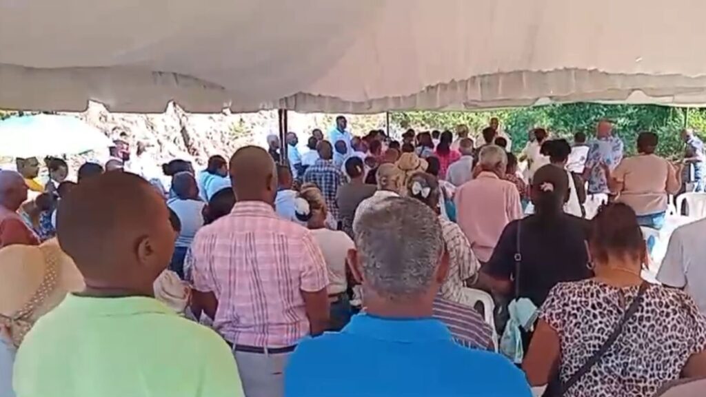 protestan-contra-supuesta-operacion-ilegal-de-planta-de-agregados-en-monte-plata