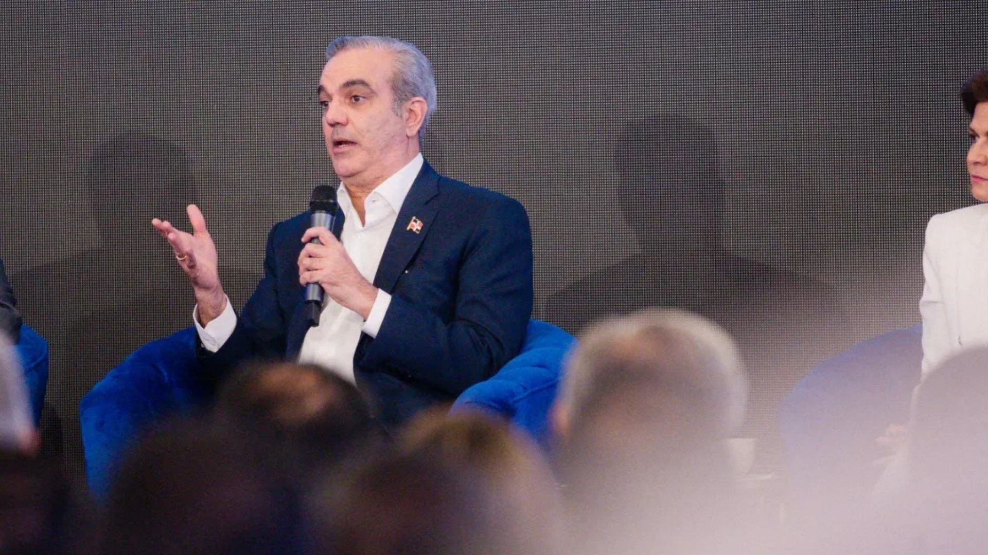 sale-a-la-luz-tuit-del-2012-de-abinader-contra-aumento-de-impuestos