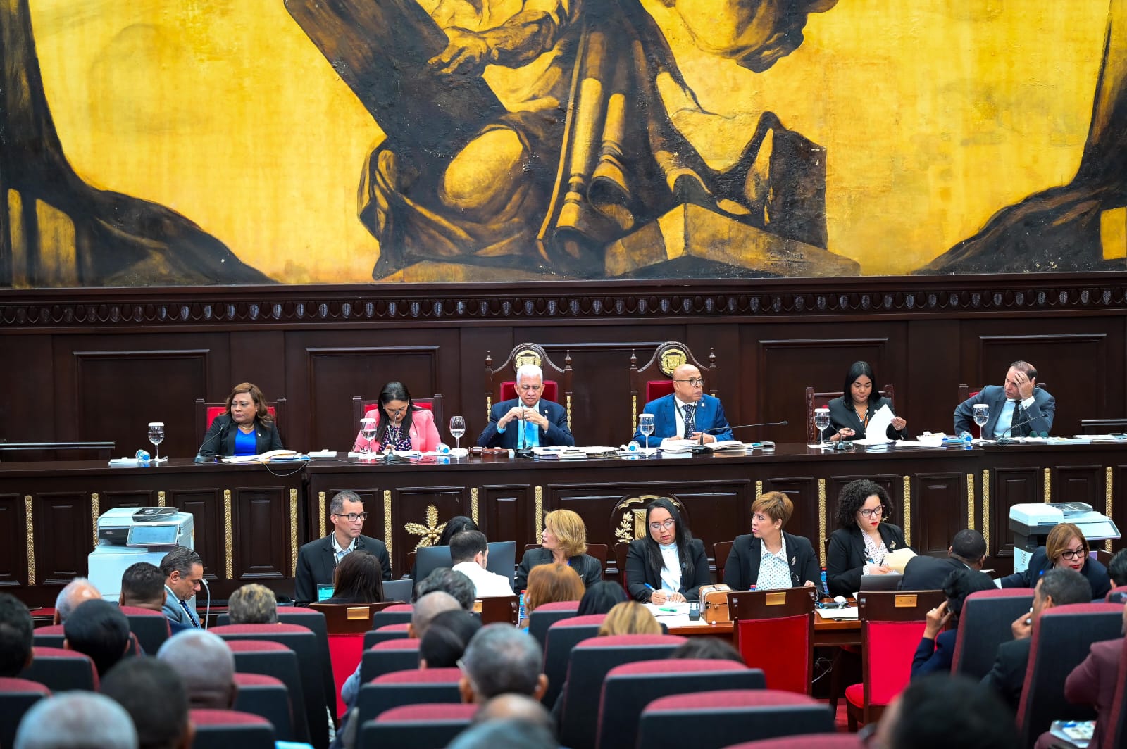 aprueban-unificacion-de-elecciones-y-disposiciones-transitorias-que-prohiben-reeleccion-presidencial