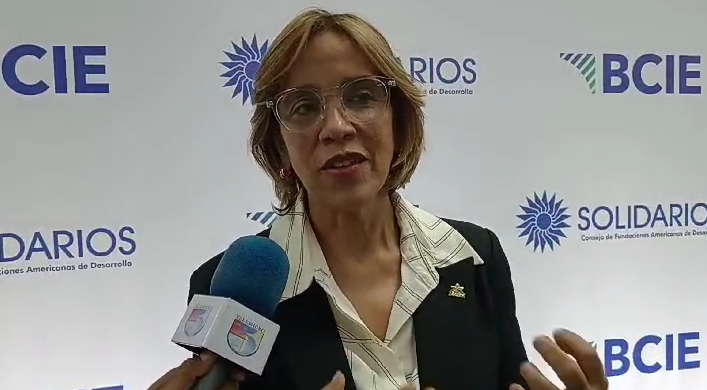 realizan-lanzamiento-de-cuarta-edicion-«premios-microempresariales-bcie-solidarios-2024»