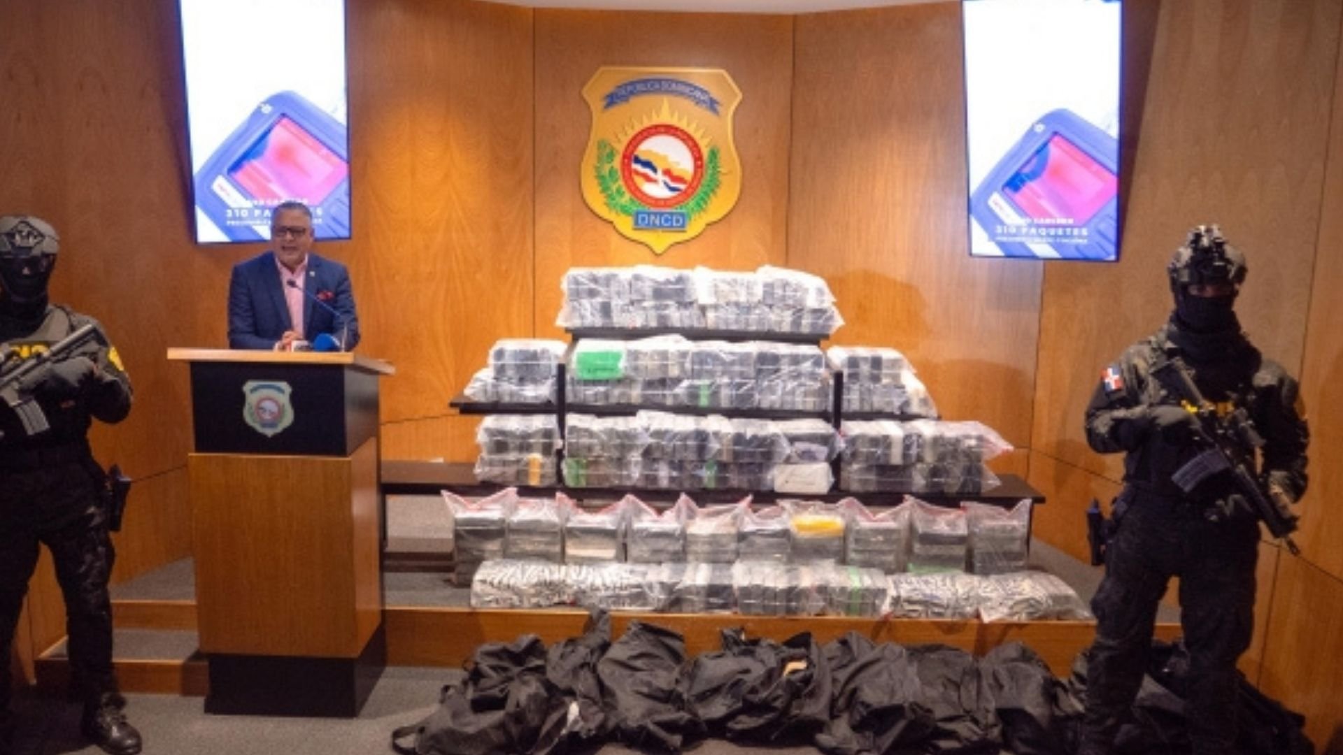 interceptan-cargamento-de-310-paquetes-de-presunta-cocaina-en-puerto-caucedo