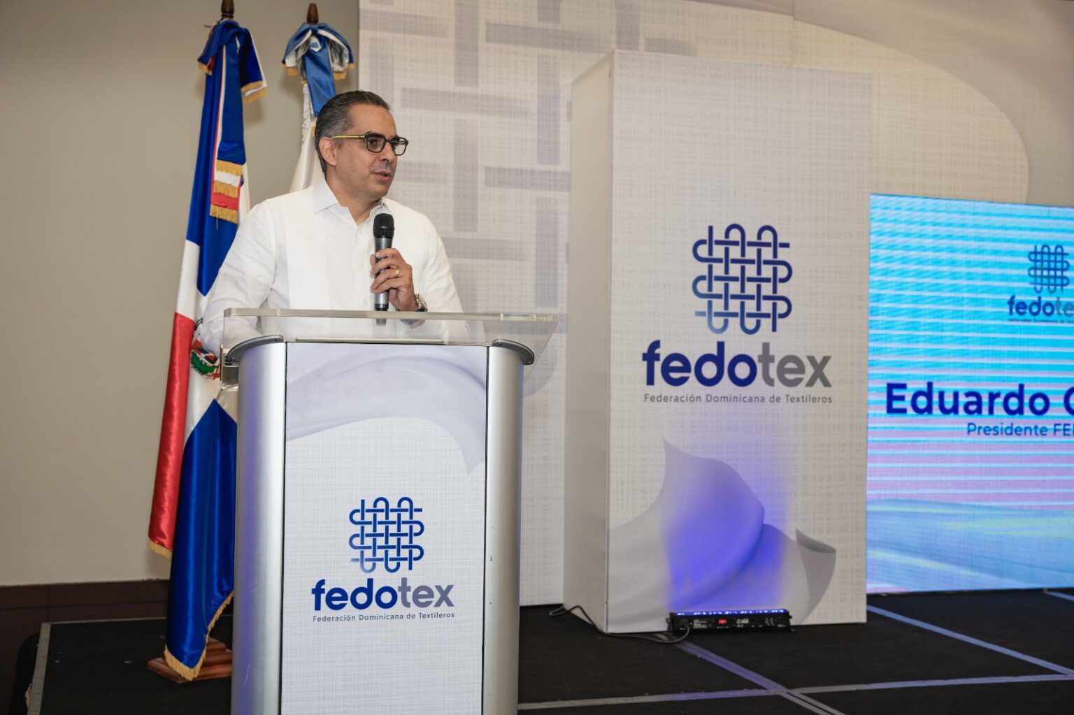 abinader-se-reune-con-todd-d.-robinson-para-fortalecer-lucha-contra-drogas-sinteticas