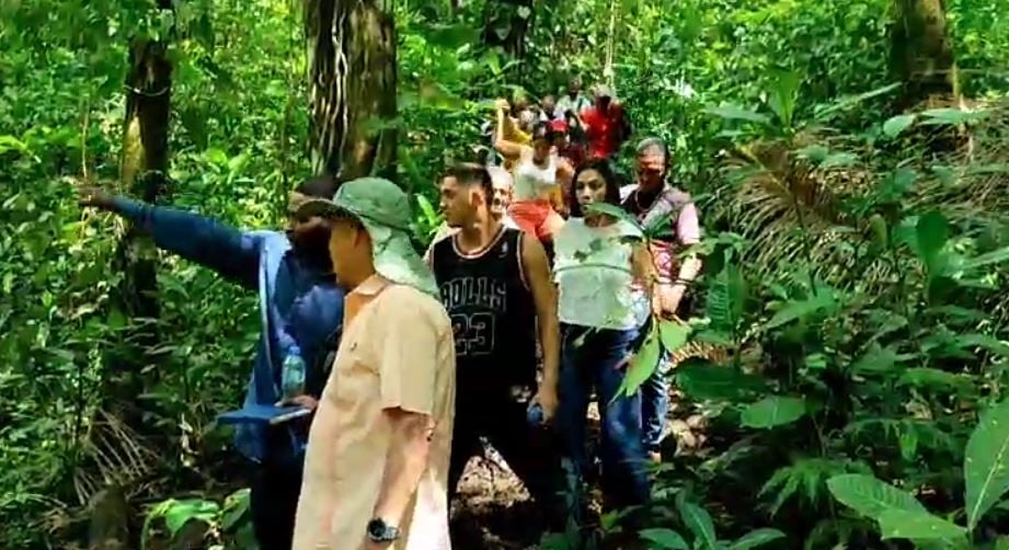 autoridades-se-reunen-con-comunitarios-de-varias-localidades-para-solucionar-problema-de-recicladora