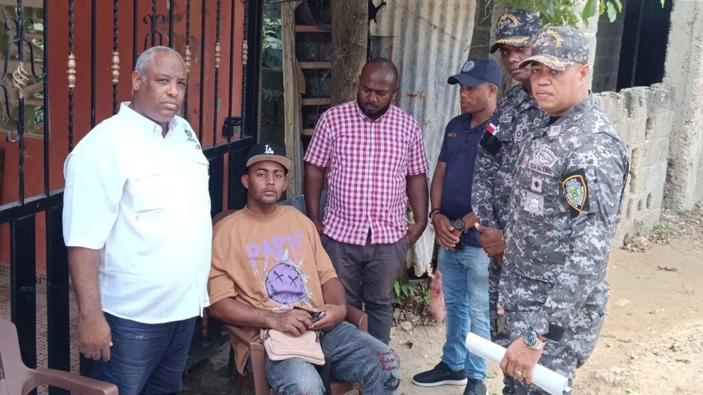 pn-investiga-agresion-de-dos-agentes-contra-joven-en-boca-chica