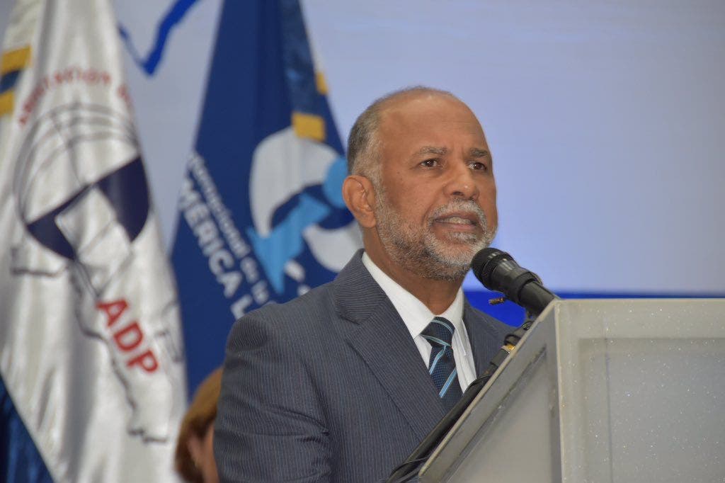 eduardo-hidalgo-retiene-presidencia-de-la-adp-con-un-7.63%-de-los-votos
