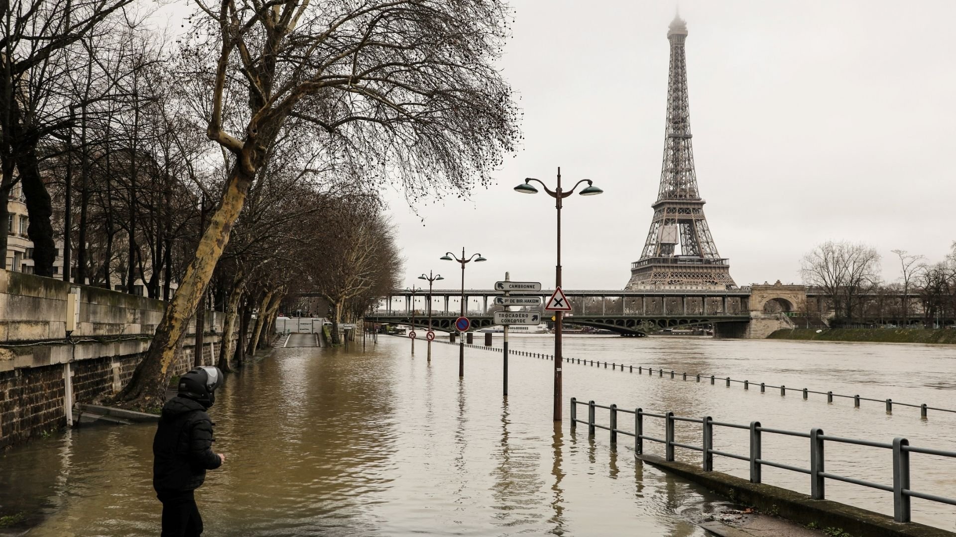 alerta-en-paris-por-la-crecida-del-rio-sena-tras-el-paso-de-la-borrasca-kirk