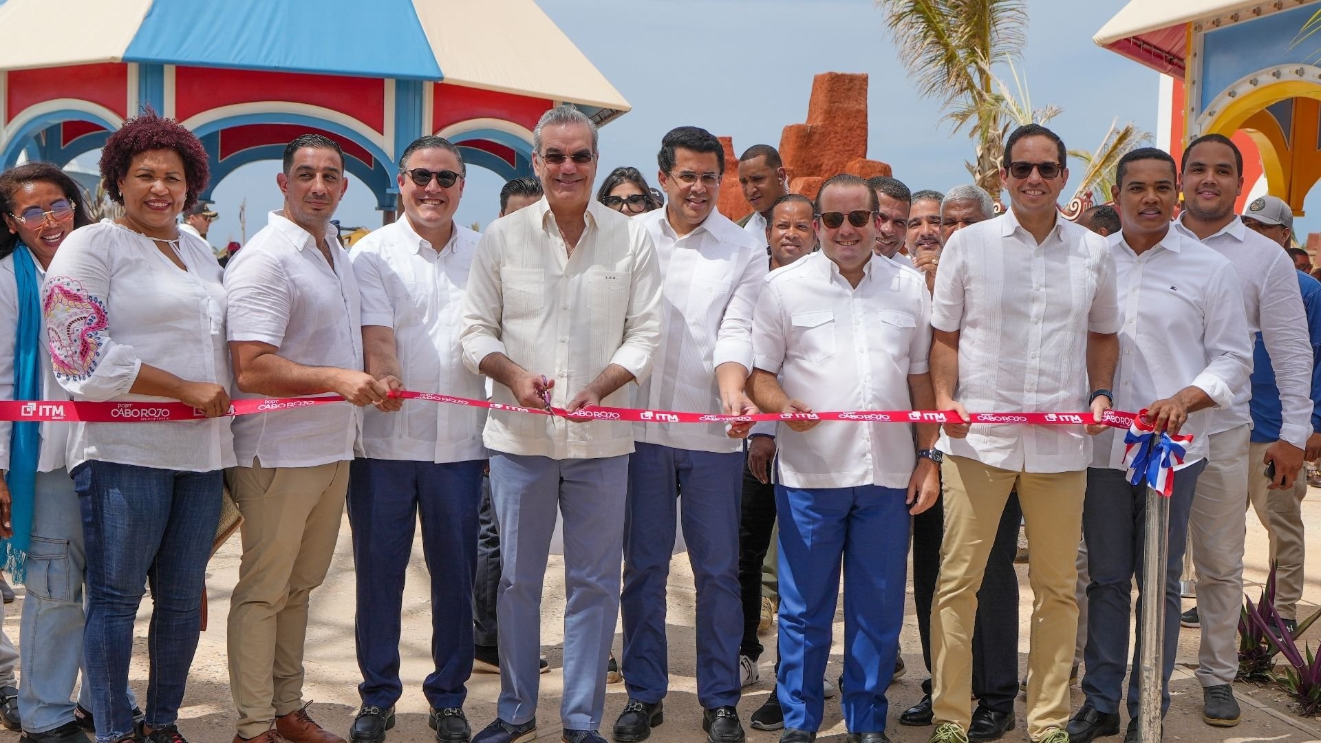 gobierno-inaugura-segunda-fase-de-cabo-rojo-y-recibe-tercer-crucero