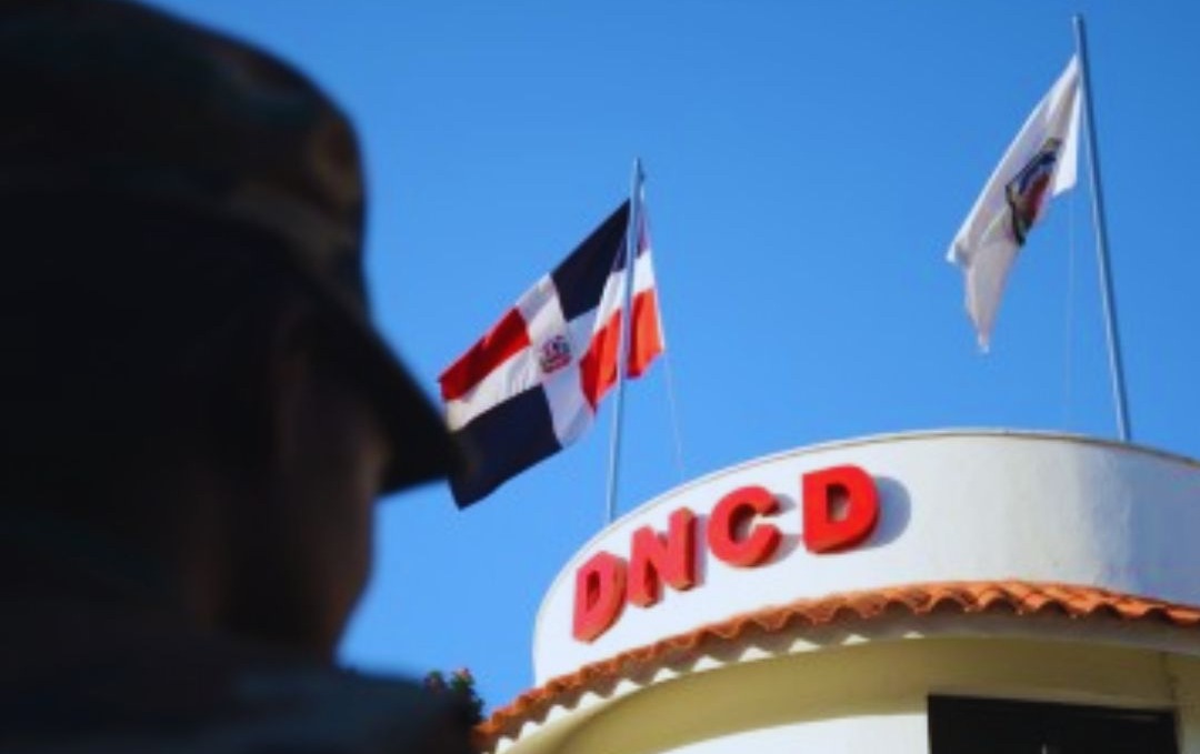 dncd-impone-sanciones-disciplinarias-a-agente-por-maltrato-verbal-a-ciudadana-en-sfm
