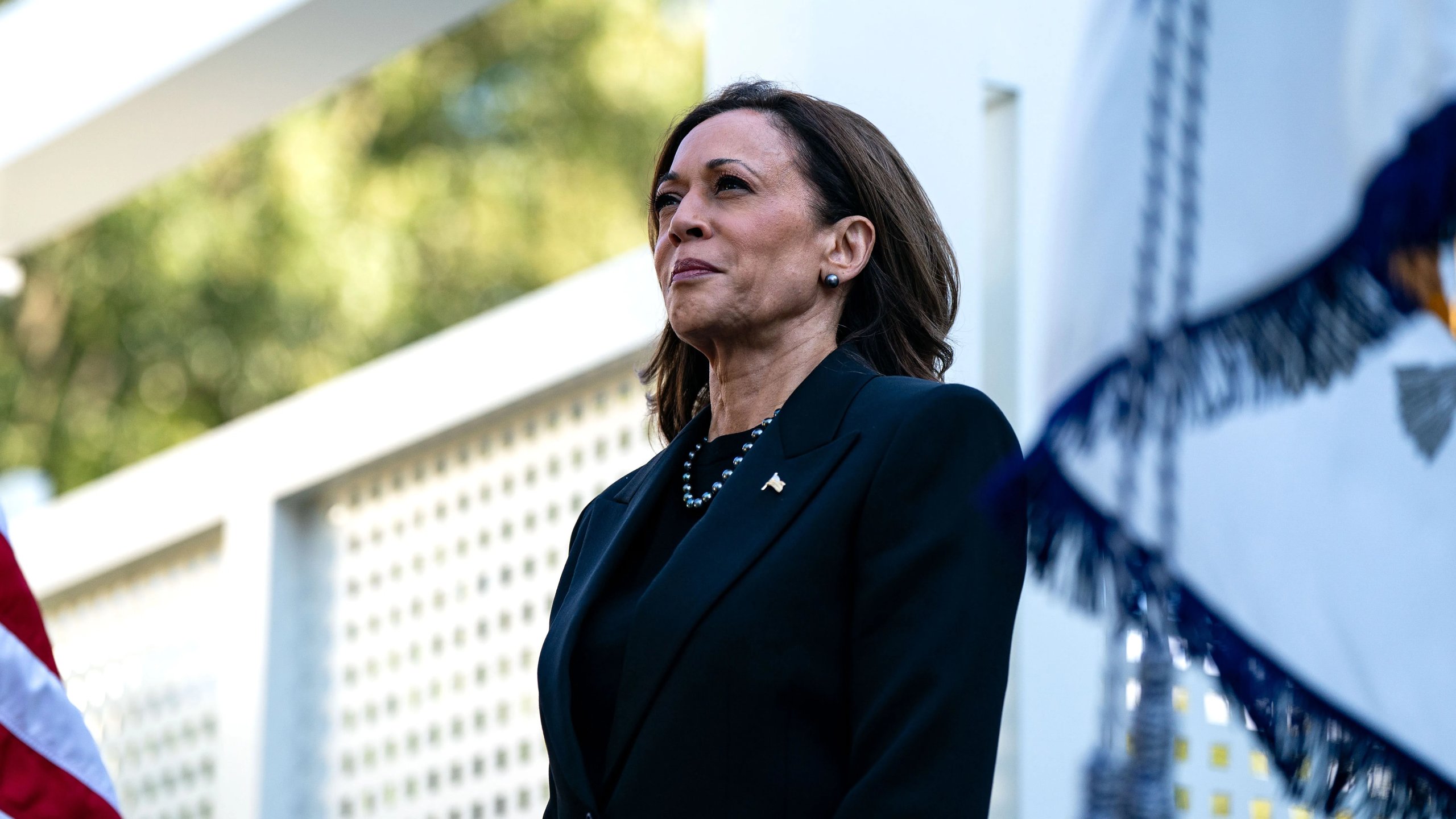 democratas-lanzan-una-campana-publicitaria-bilingue-dirigida-a-los-votantes-hispanos