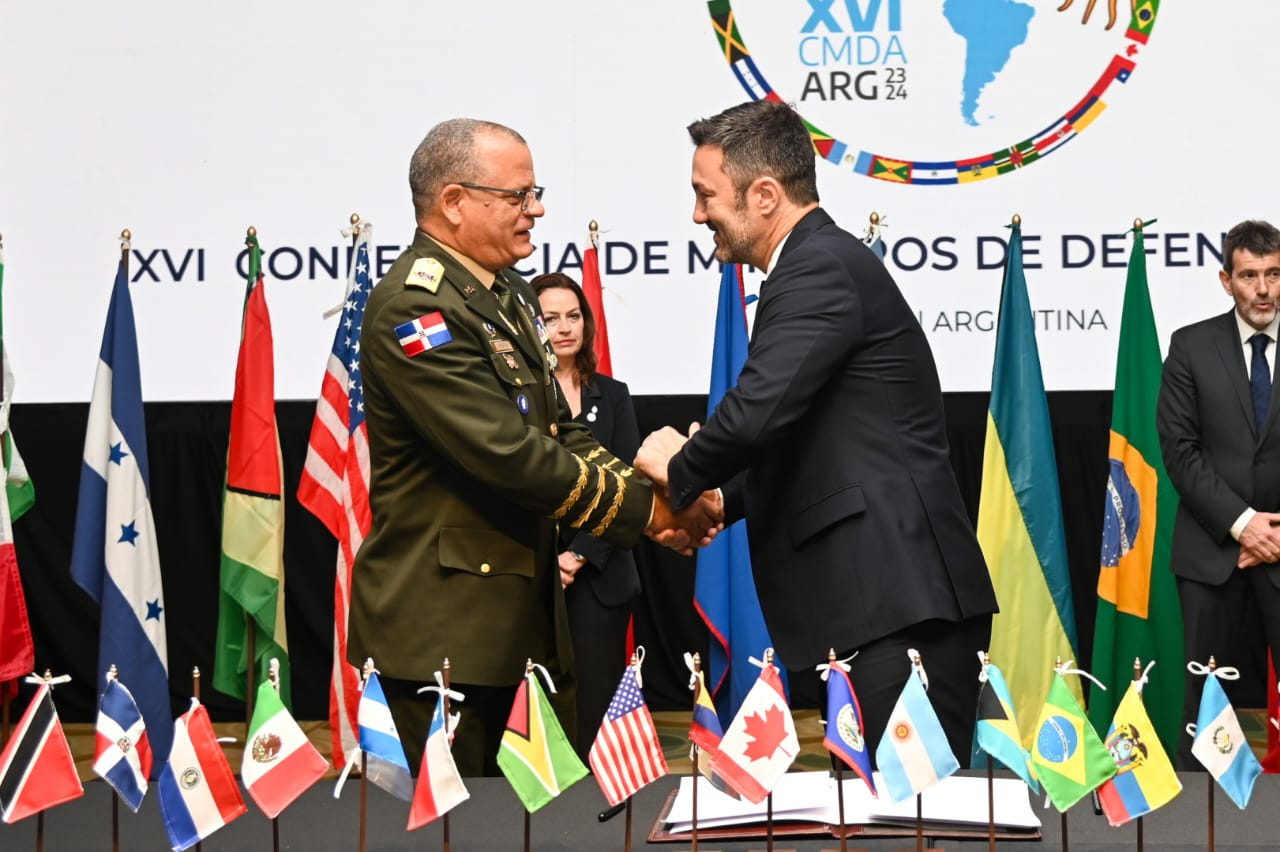 ministro-de-defensa-participo-en-conferencia-de-ministros-de-las-americas-en-argentina