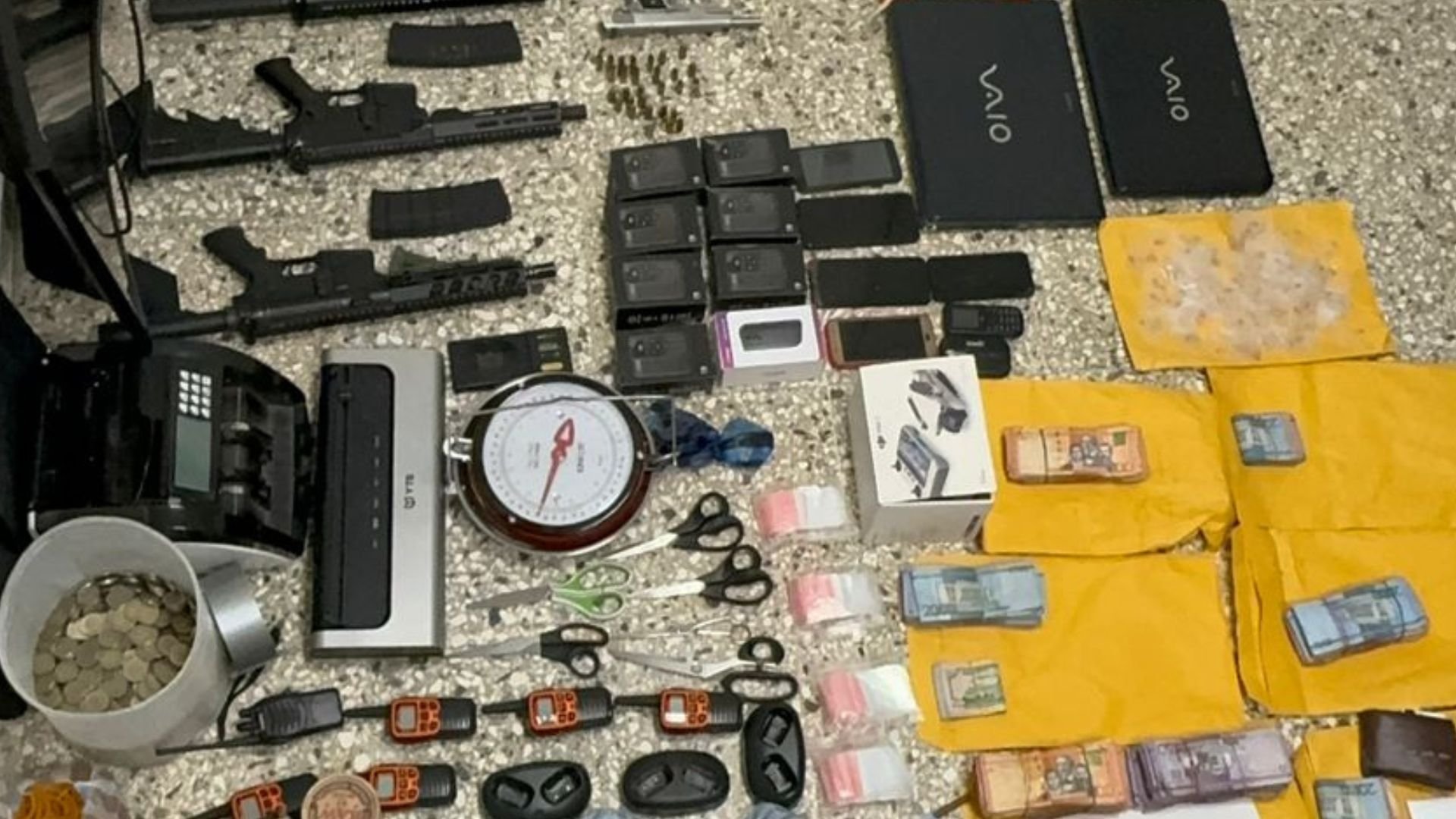 desmantelan-una-red-de-crimen-organizado-que-traficaba-con-armas-y-sustancias-controladas