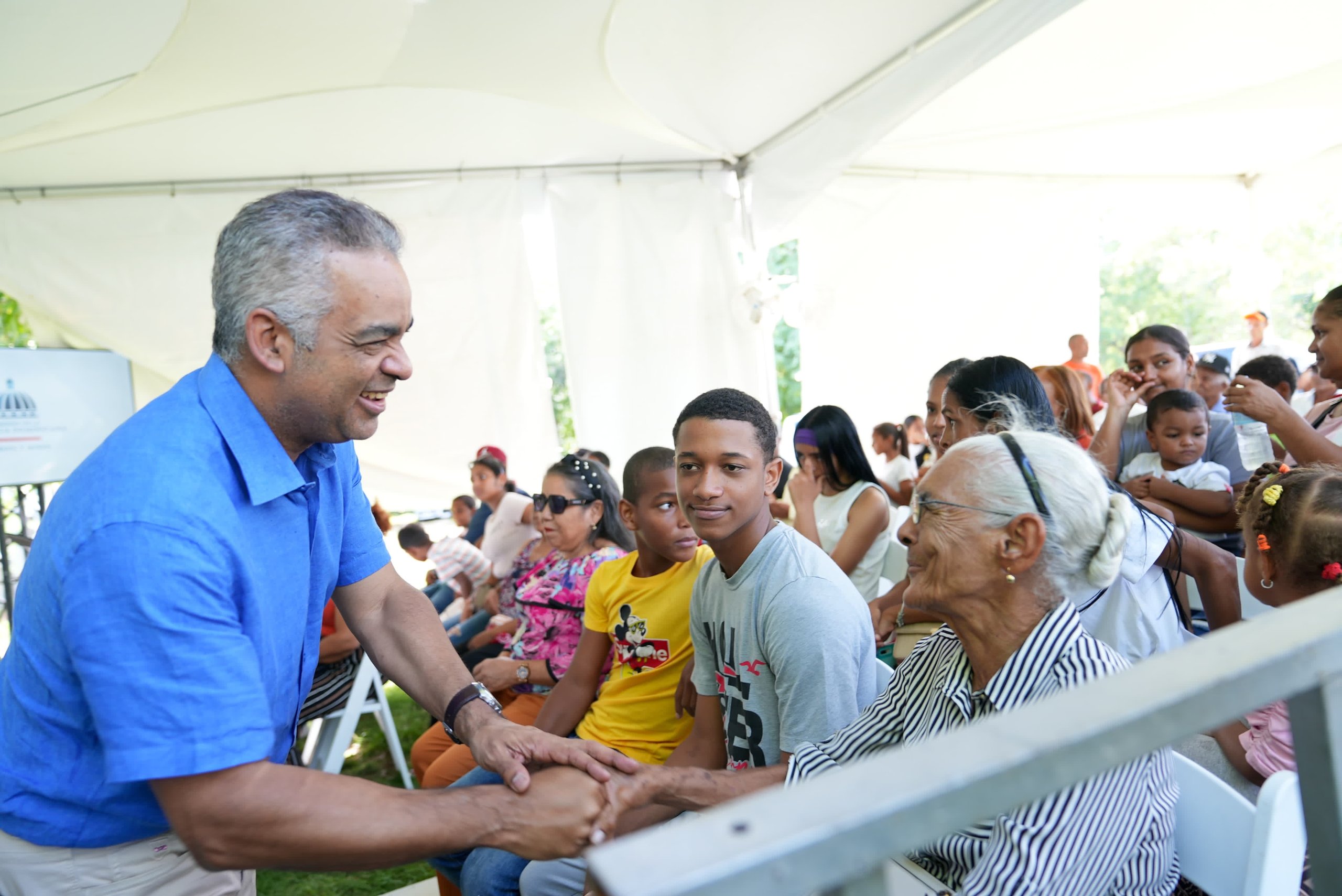 gobierno-lleva-electricidad-a-sabana-inaje;-beneficia-a-395-residentes