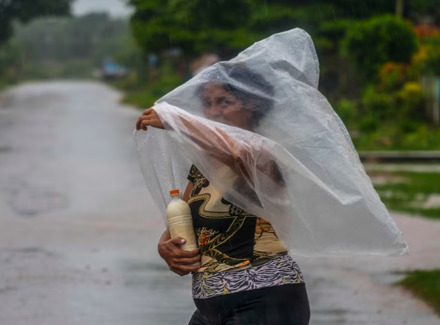 cuba-suspende-todas-sus-actividades-hasta-el-miercoles-por-paso-de-huracan-oscar