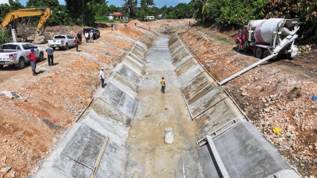 indrhi-rehabilita-obras-hidraulicas-en-bajo-yuna