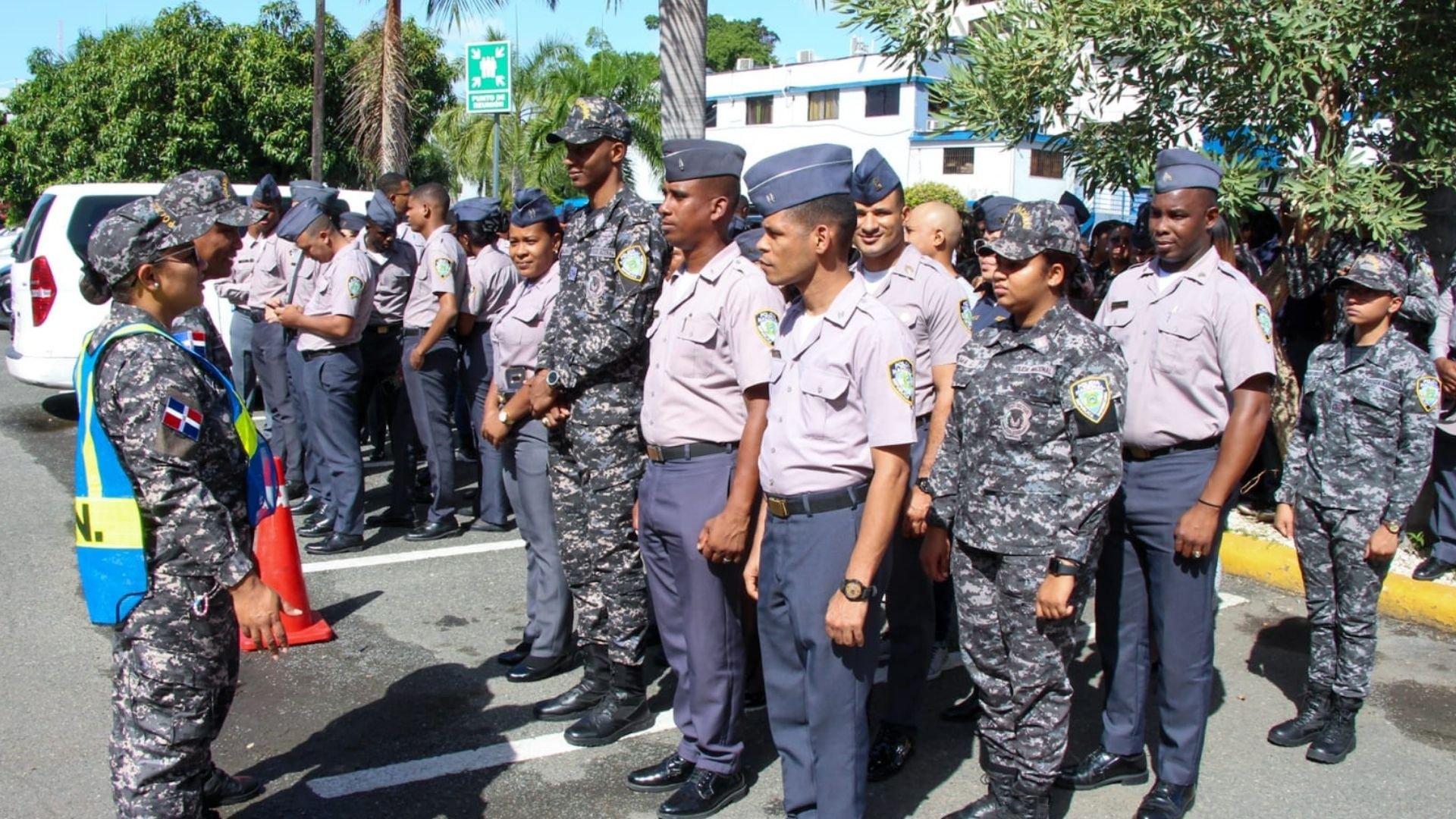 pn-realiza-4to-simulacro-nacional-por-terremoto-en-su-sede-central