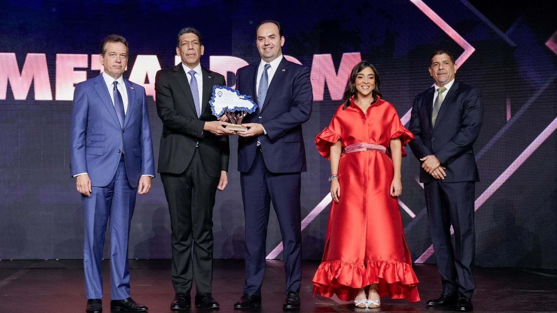 metaldom-fue-reconocido-por-adoexpo-como-el-gran-exportador