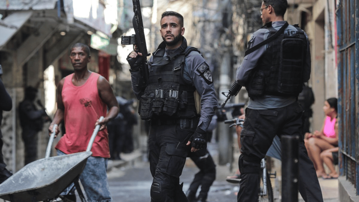 tres-muertos-y-tres-heridos-en-un-tiroteo-entre-policias-y-narcos-en-rio-de-janeiro